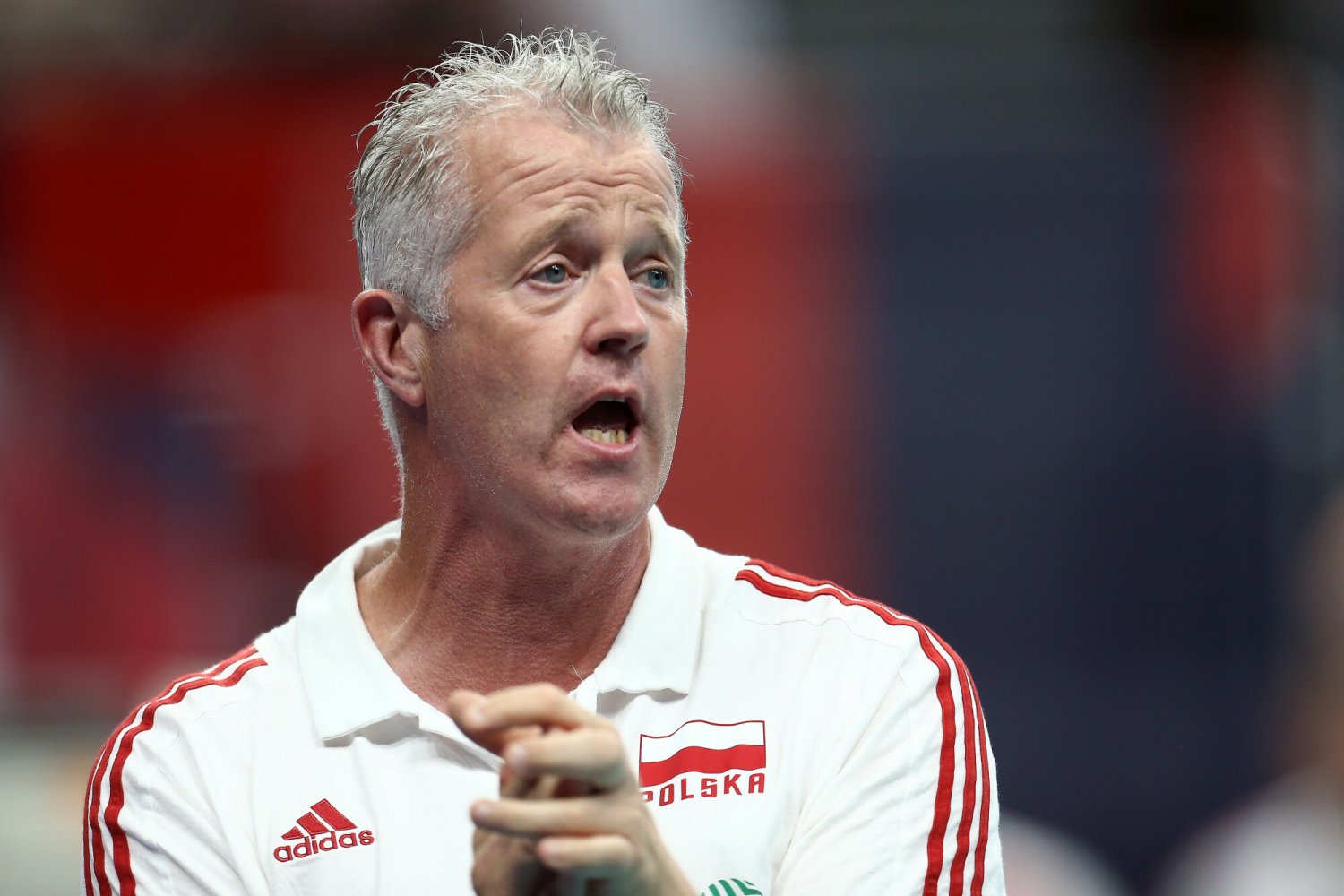 Vital Heynen nie mógł się pogodzić z decyzją sędziów już na początku meczu z Serbią