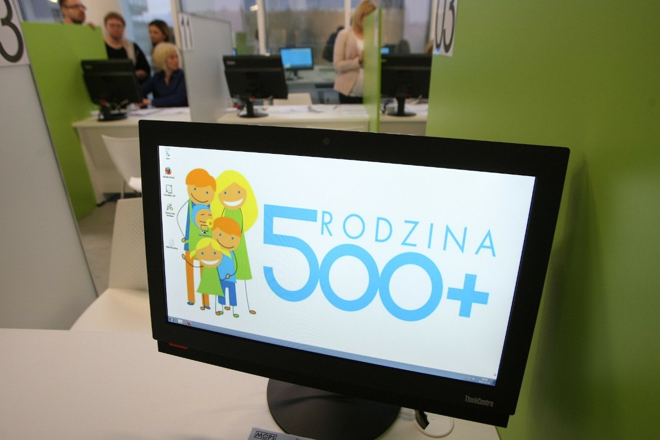 Program 500 plus wszedł w życie 1 kwietnia 2016 roku.