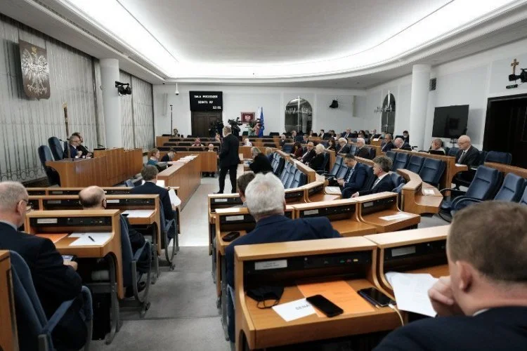 Senat przyjął uchwałę ws. postawy rządu.