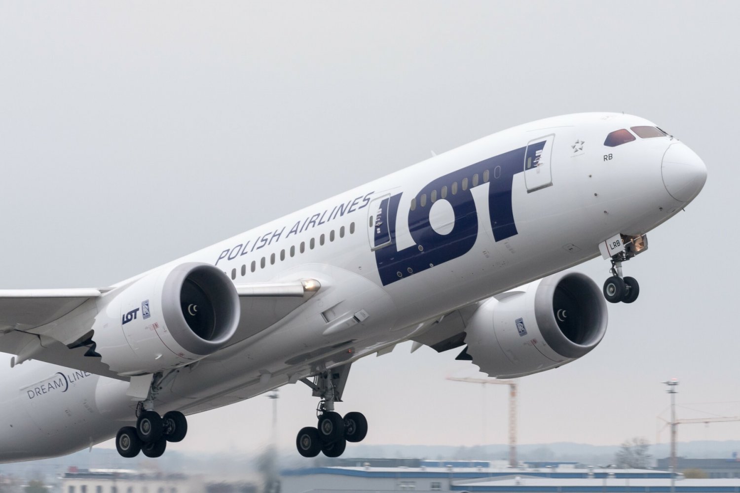 Część pasażerów została wycofana z pokładu samolotu PLL LOT.