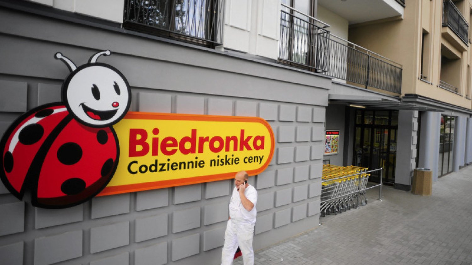 Biedronka znów jest tematem kampanii wyborczej. To nie przypadek