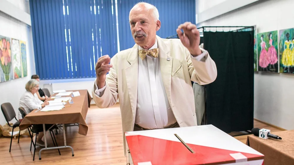 Janusz Korwin Mikke głosował w niedzielę pod Warszawą, gdzie mieszka.