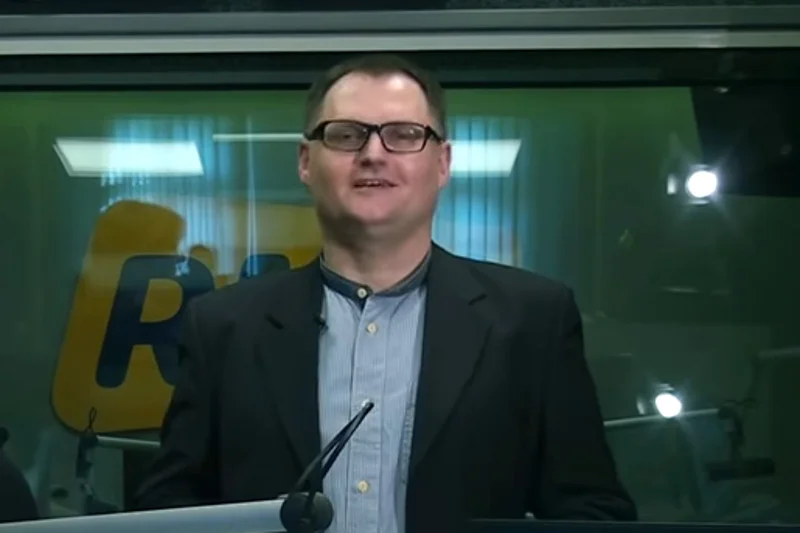 Bogdan Zalewski zapewnia, że nie jest antysemitą. Redakcja RMF zawiesiła dziennikarza w pracy i czeka na wyjaśnienia zna temat skandalicznego wpisu.