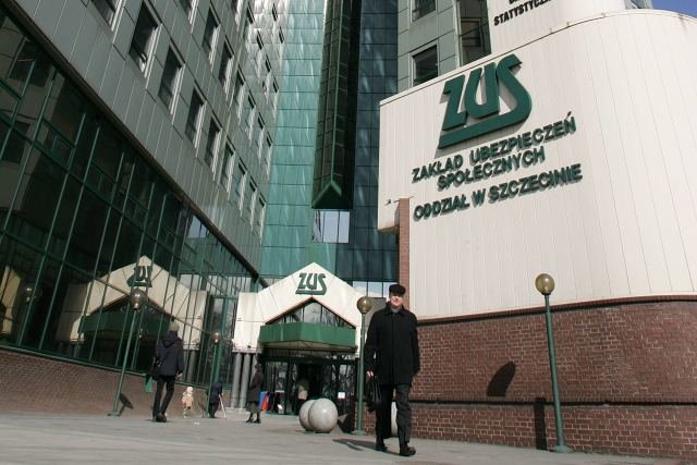 W 2013 roku ZUS wyda na zakup samochodów prawie 10,5 mln złotych