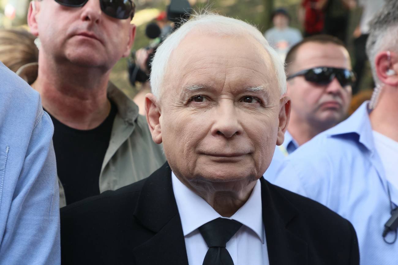 Kaczyński atakował PO w patriotycznej czapce. Oberwało się też Lewicy