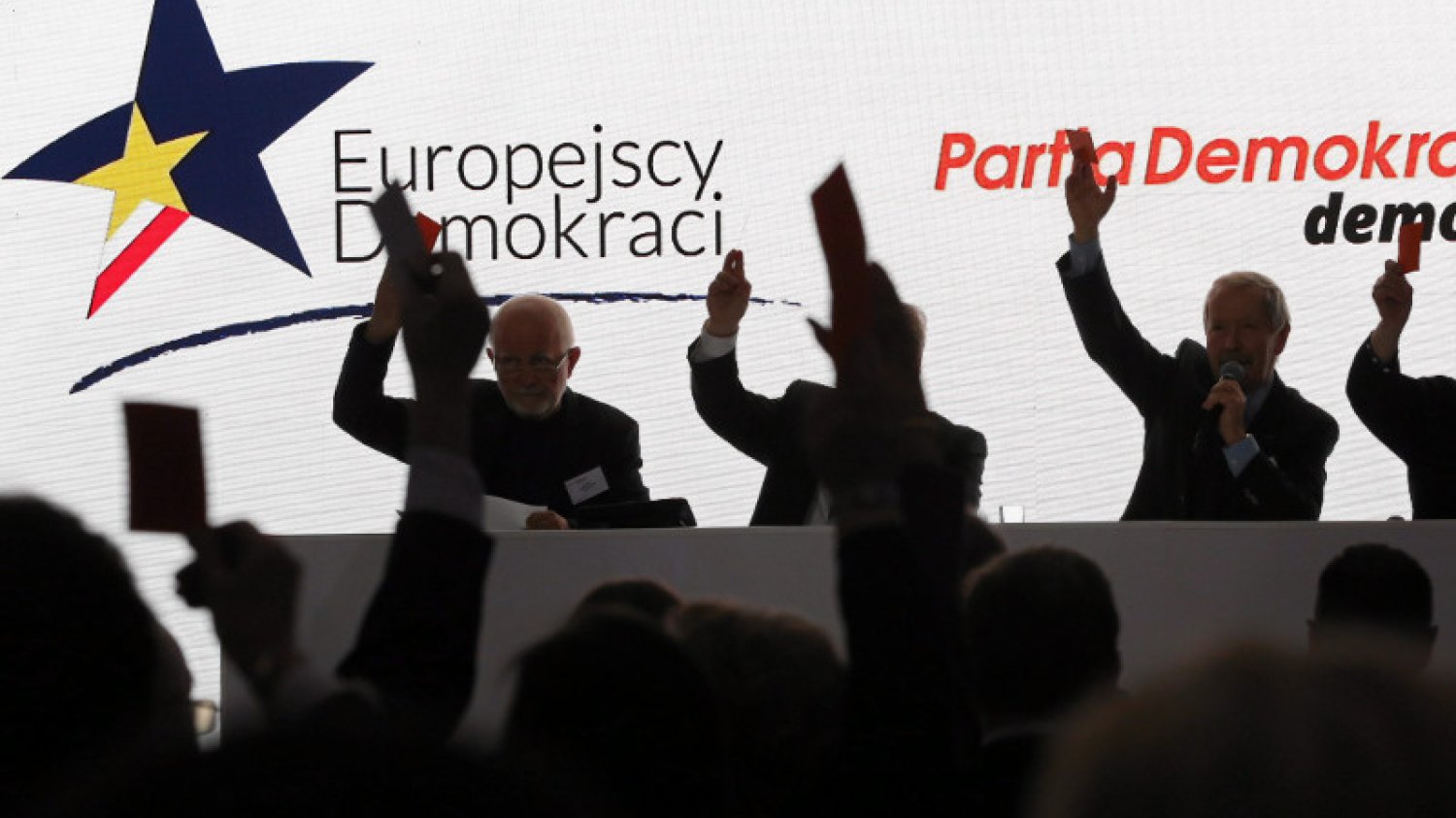 Powstała nowa partia, która chce stawić czoła PiS. "Mam nadzieję, że to matołectwo odepchniemy"