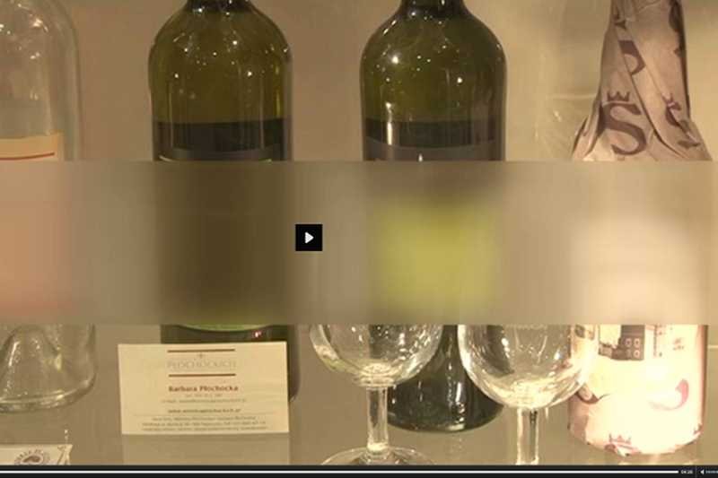 W Centrum Informacji Turystycznej w Sandomierzu w gablotach stały puste butelki po regionalnych alkoholach. Sprawa trafiła do prokuratury.