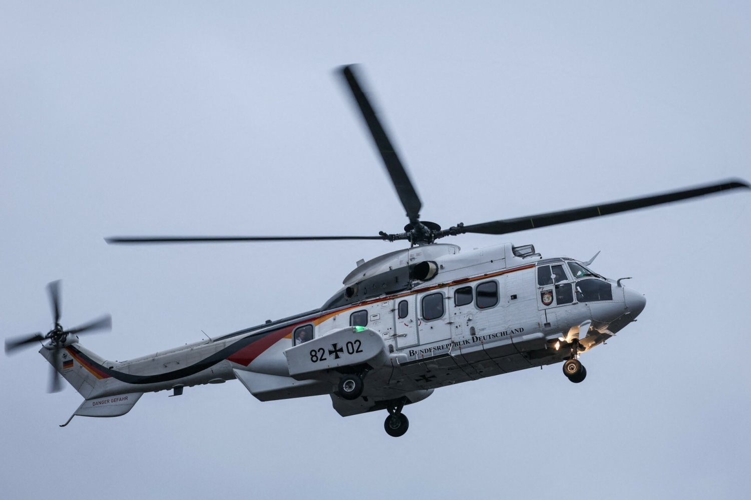 Rosjanie wystrzeli racę wobec niemieckiego śmigłowca. Rosjanie strzelali racą do niemieckiej Bundeswehry.