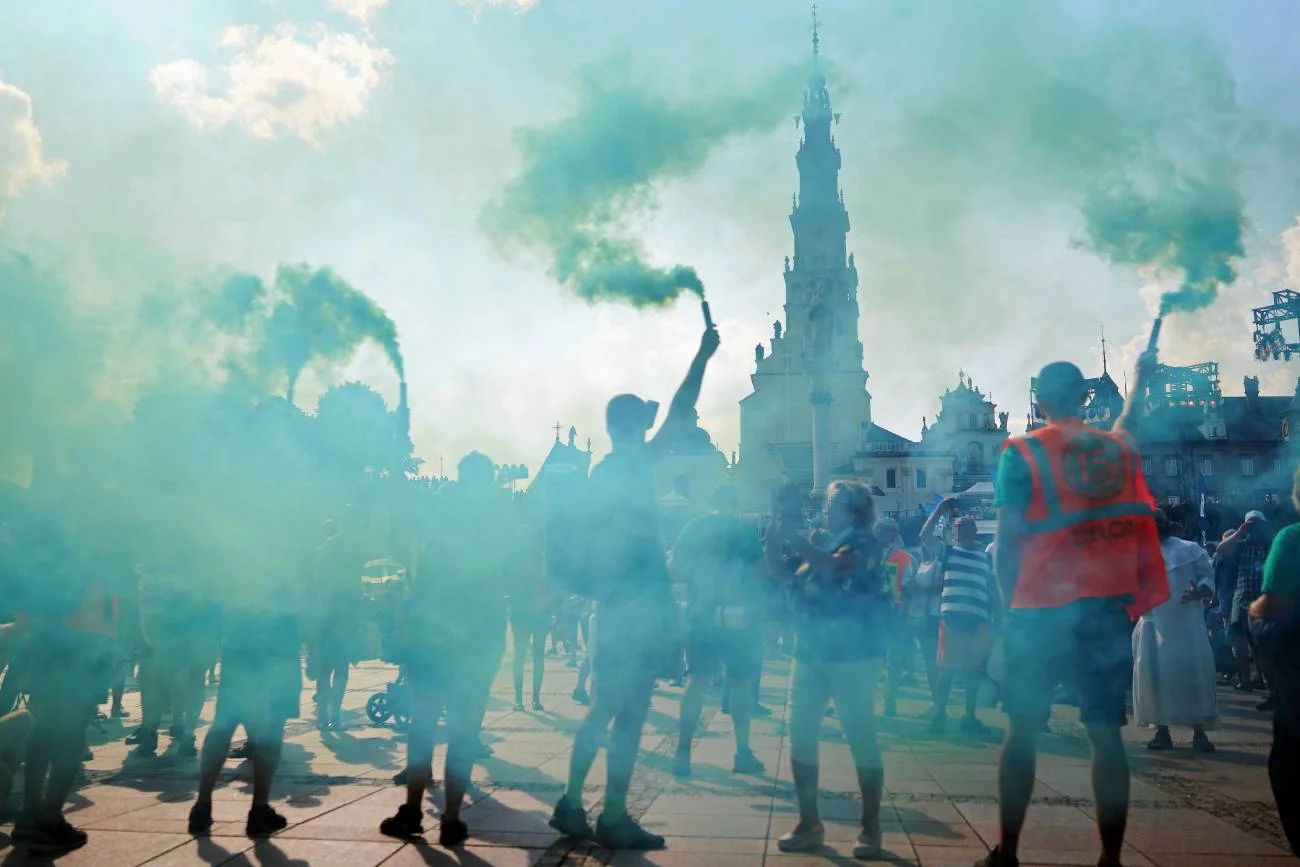 Szczyt pielgrzymkowy w Częstochowie wiązał się ze zwiększoną liczbą zgłoszeń dot. spożywania alkoholu w miejscach publicznych i zakłócania porządku. Szczyt pielgrzymkowy na Jasnej Górze w Częstochowie.