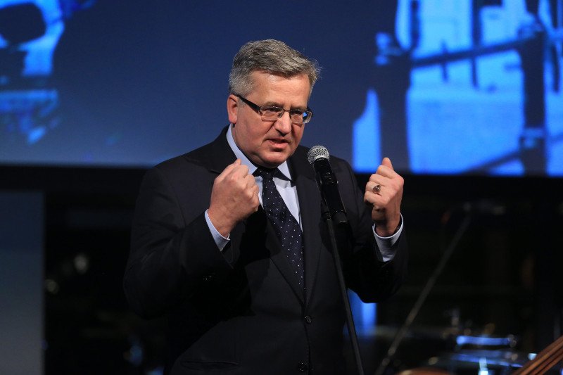 Internauci budzą Prezydenta. Powstał nowy spot: "Budzik dla Komorowskiego".