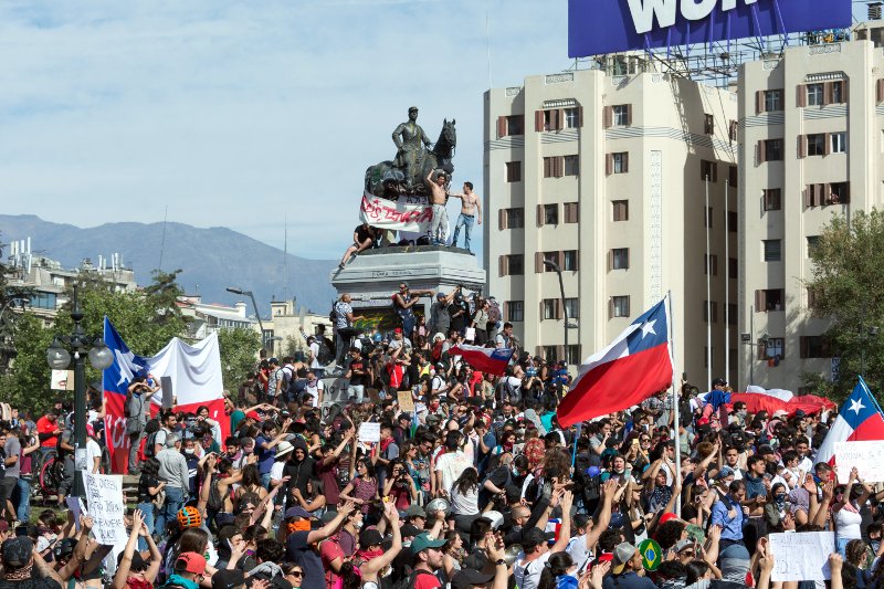Antyrządowe protesty w kilku krajach świata. W Chile trwają od połowy października.