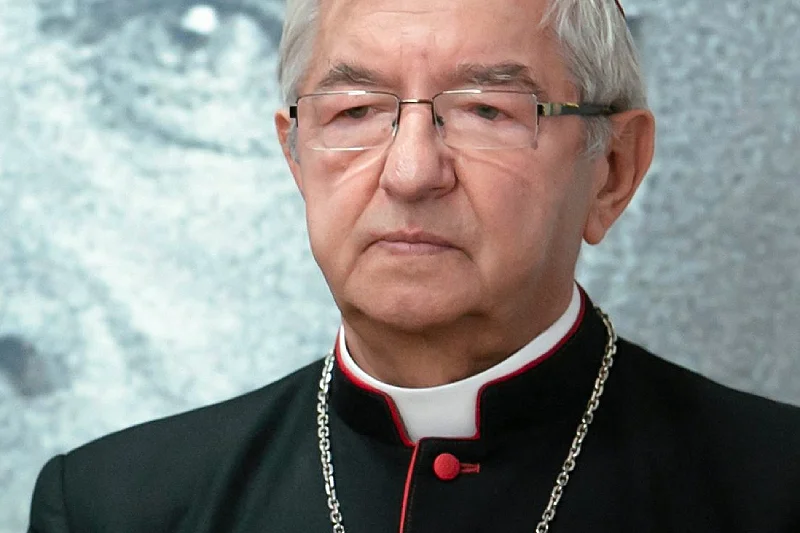 Rada Warszawy pozbawiła abp. Sławoja Leszka Głódzia tytułu honorowego obywatela stolicy.