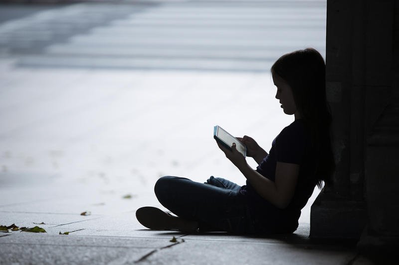 Potrzeba ciągłego sprawdzania Facebooka może być groźna dla naszego zdrowia psychicznego.