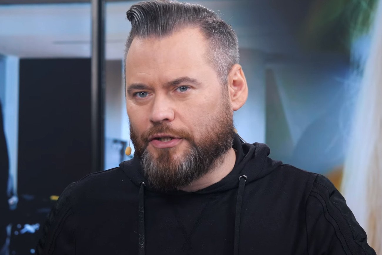 Krzysztof Stanowski zareagował na zarzuty Caroline Derpieński.