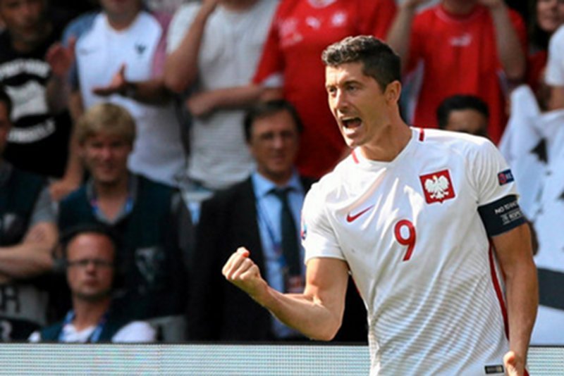 Po meczu z Portugalią kibice zapamiętali "Lewego" jako zdobywcę najszybszego gola na Euro 2016. Tymczasem on ciężko pracował przez całe mistrzostwa.