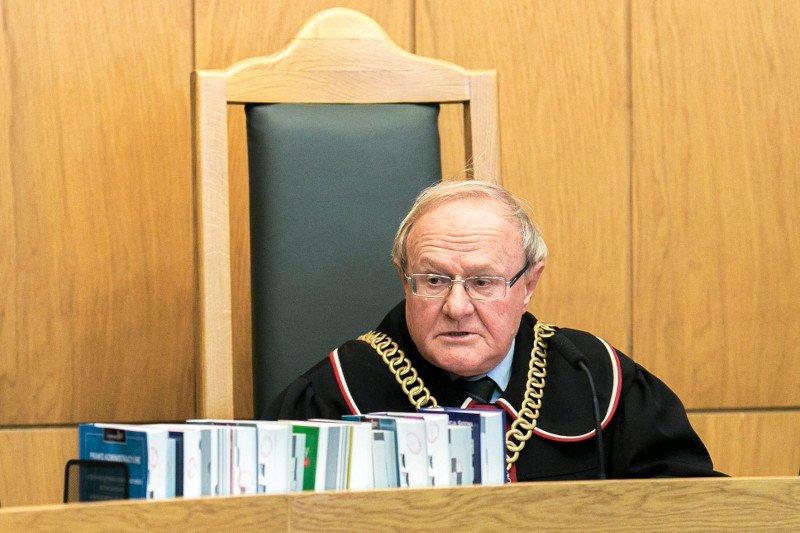 Sędzia Stanisław Biernat wydał oświadczenie w sprawie spotkań prezesa TK z wysłannikiem Jarosława Kaczyńskiego.