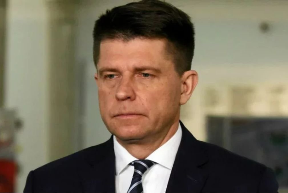 Ryszard Petru, który w ostatnim czasie postanowił założyć Instytut Myśli Liberalnej, przyznał w rozmowie z Newsweekiem, iż zamierza dokonać kontrrewolucję, "ponieważ aktualnie jest na to najlepszy moment".