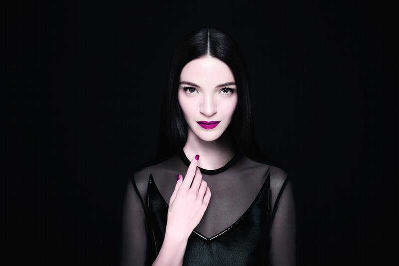 Modelka Mariacarla Boscono, w kampanii pomadek Le Rouge Givenchy