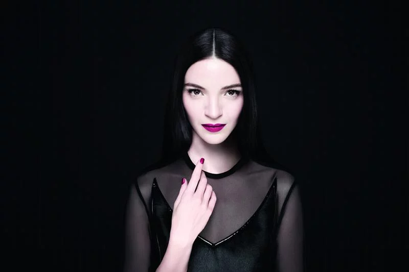 Modelka Mariacarla Boscono, w kampanii pomadek Le Rouge Givenchy