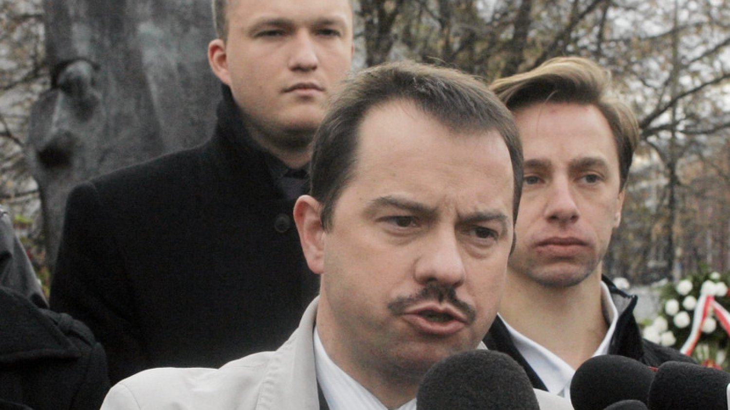 Artur Zawisza wskazuje "właściwe" miejsce pochówku gen. Jaruzelskiego: Cmentarz żołnierzy radzieckich