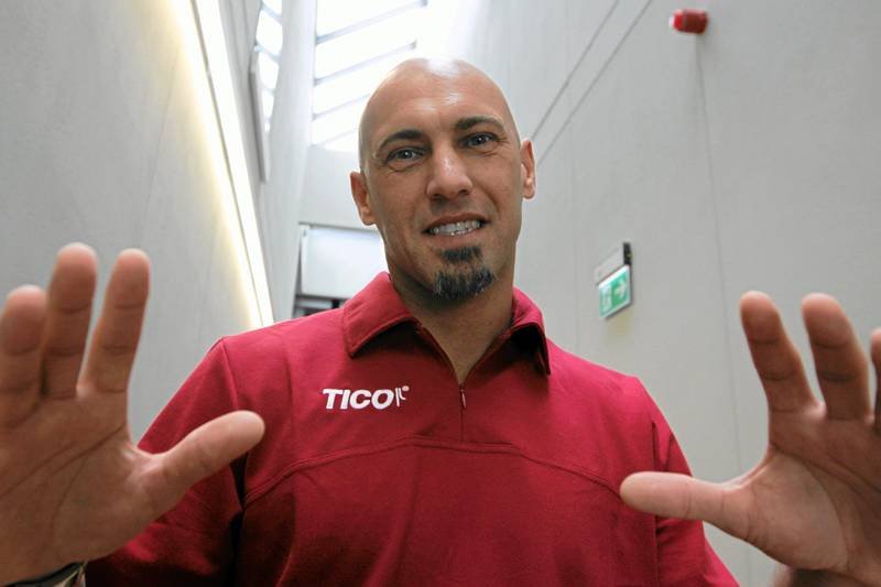 Arkadiusz Onyszko swoją żonę uderzył i zamknął w piwnicy. Miał też grozić jej śmiercią. Wskutek tego musiał odejść z Odense.