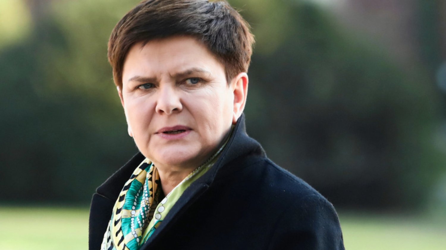 Beata Szydło oburzona polskim godłem na tęczowej fladze na budynku KE.