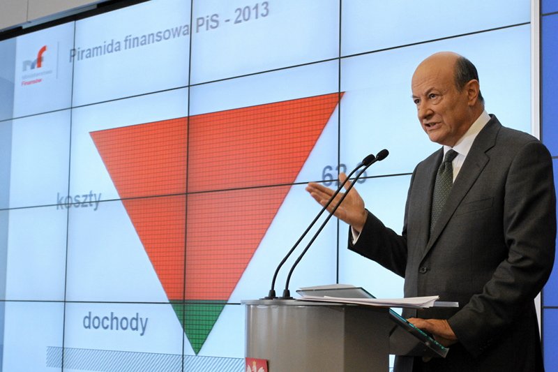 Jacek Rostowski przekonywał, że nie ma zamiaru "wdzierać się" na ekonomiczną debatę organizowaną przez PiS.