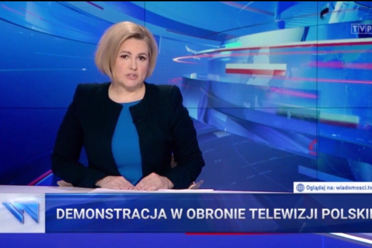 "Wiadomości" pokazały protest "w obronie TVP"