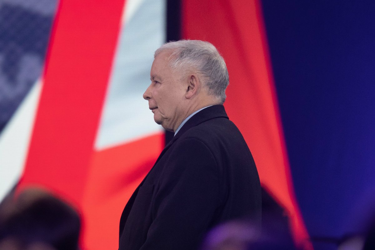 Dziennikarz "Frankfurter Allgemeine Zeitung" porównuje Jarosława Kaczyńskiego do Józefa Piłsudskiego. Pisze, że obaj przyczynili się do stworzenia demokracji parlamentarnej, ale także obaj szybko się do niej zrazili.