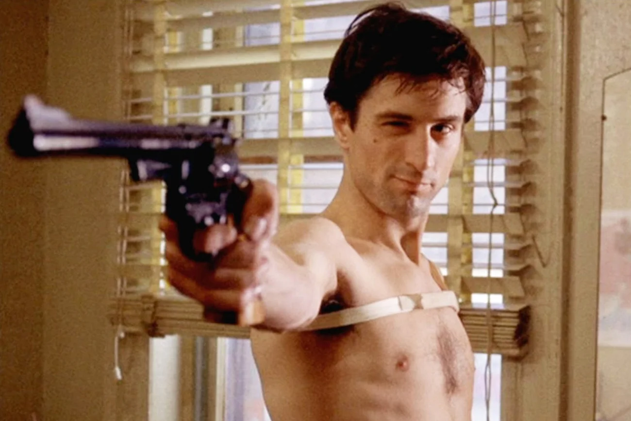 Robert De Niro w filmie "Taksówkarz".