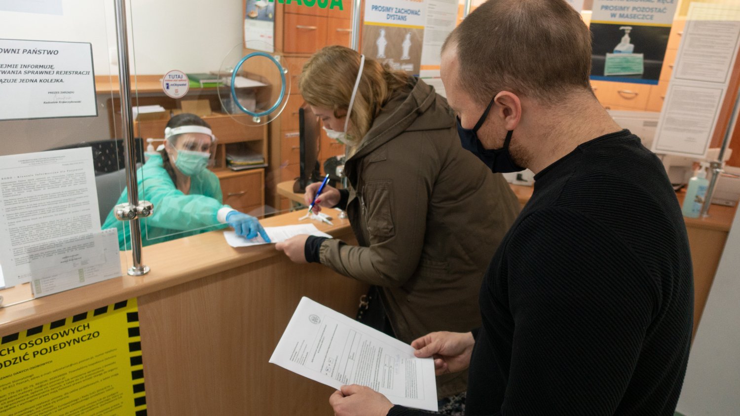 Jakie są rodzaje testów na przeciwciała na covid-19? Czy warto wykonywać testy i ile za nie zapłacimy?