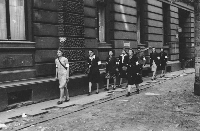 Powstanka – feministyczny neologizm, który oburza uczestniczki Powstania Warszawskiego.