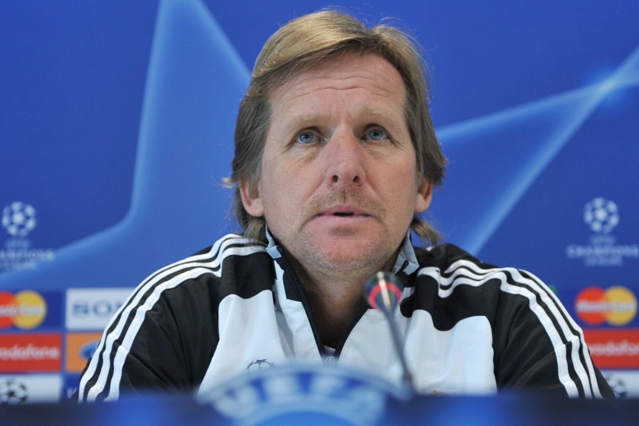 Niemiecki trener Bernd Schuster to kolejny chętny do pracy z reprezentacją Polski