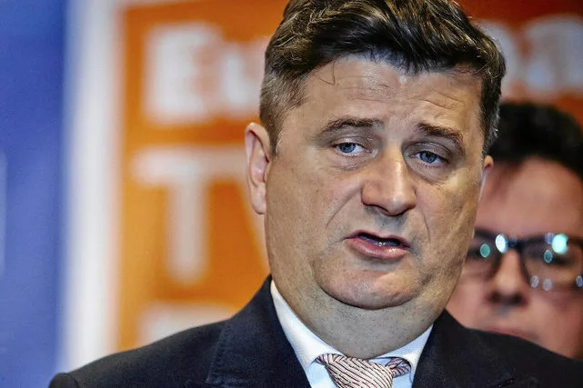 Lider Twojego Ruchu Janusz Palikot skarży do sądu wysokich przedstawicieli Kościoła.