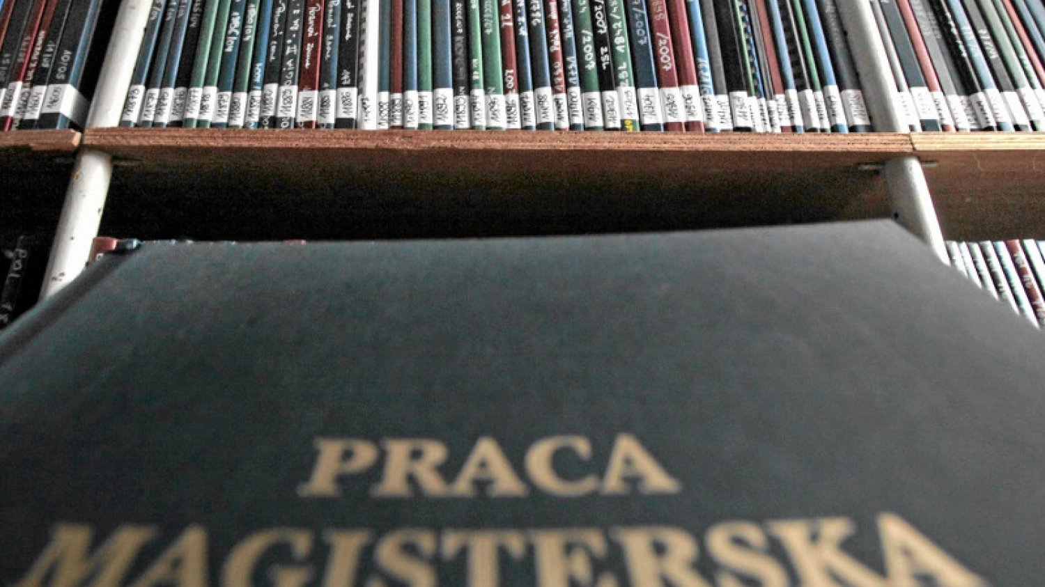 Praca magisterska? Na pewno nie w czarnym kolorze. Przynajmniej na Uniwersytecie Wrocławskim.