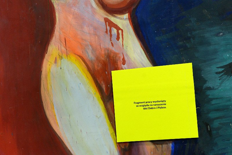 Fragmenty obrazów zostały ocenzurowane. Teraz całe dzieła trafiły do aresztu.