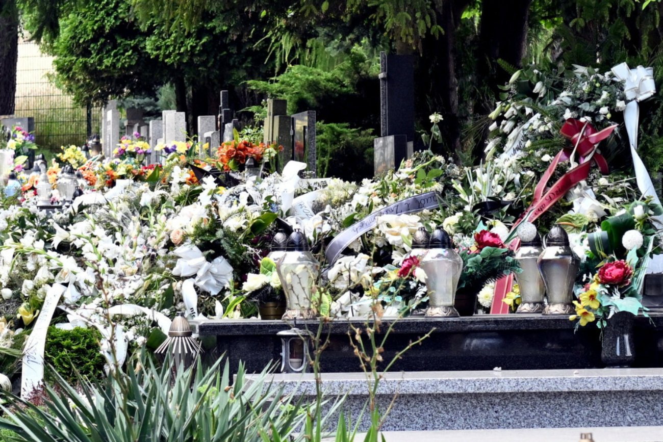 Grób syna Sylwii Peretti został zniszczony. Menadżer celebrytki zabrał głos