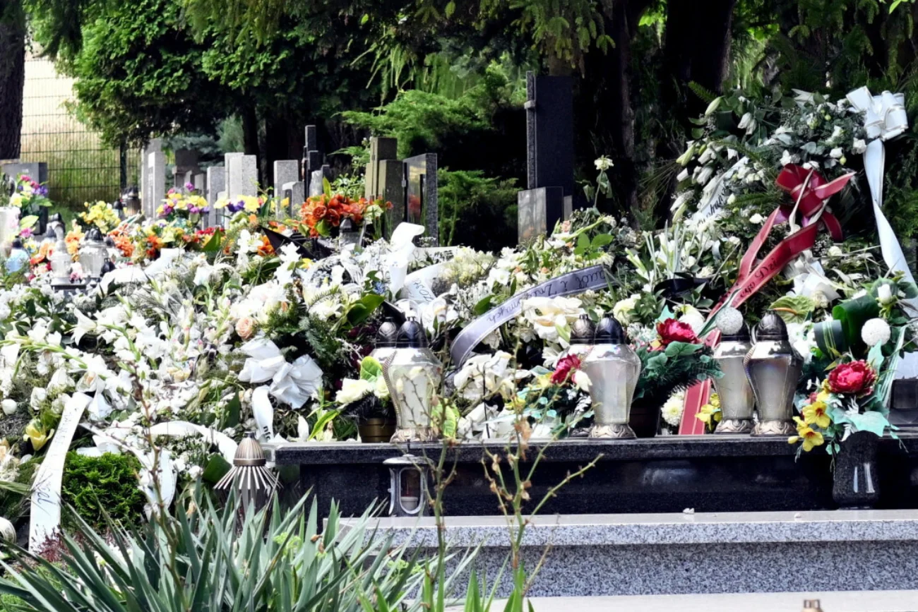 Grób syna Sylwii Peretti został zniszczony. Menadżer celebrytki zabrał głos