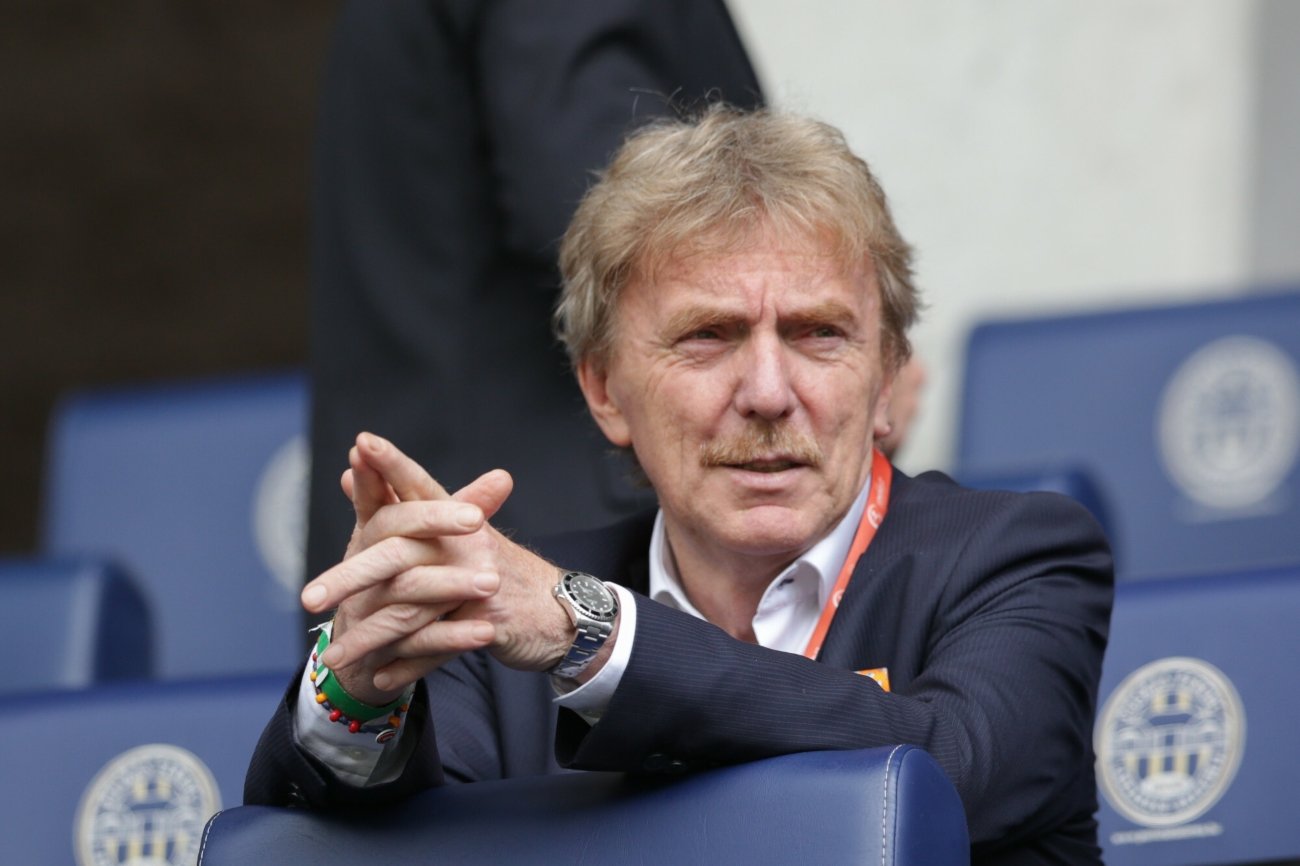 Zbigniew Boniek na trybunach stadionu.