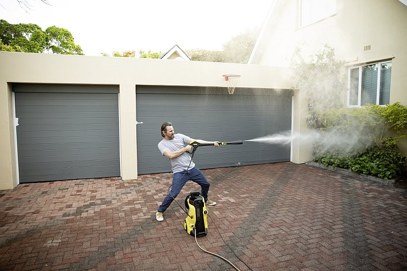 W 2019 roku firma Kärcher, producent myjek ciśnieniowych, przeprowadziła, już po raz czwarty, badanie zwyczajów dotyczących sprzątania i utrzymania czystości. W tej edycji ankiety udział wzięło udział ponad 11 tysięcy respondentów z 11 krajów, w tym z Pol