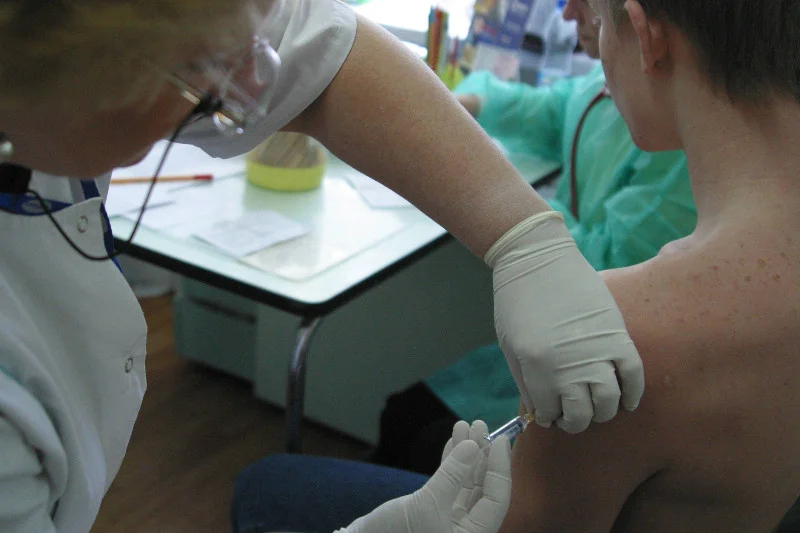 Nikt nie odwołał członków Pediatrycznego Zespołu Ekspertów ds. Programu Szczepień Ochronnych.