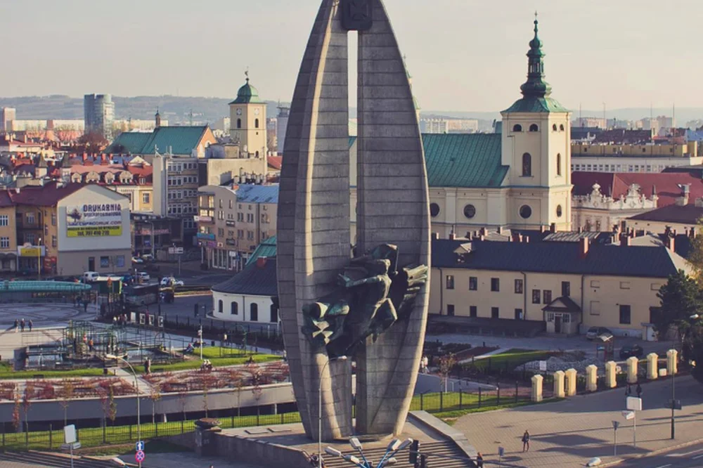 Rzeszowscy urzędnicy będą mogli teraz obejrzeć "Smoleńsk" za 5 złotych.