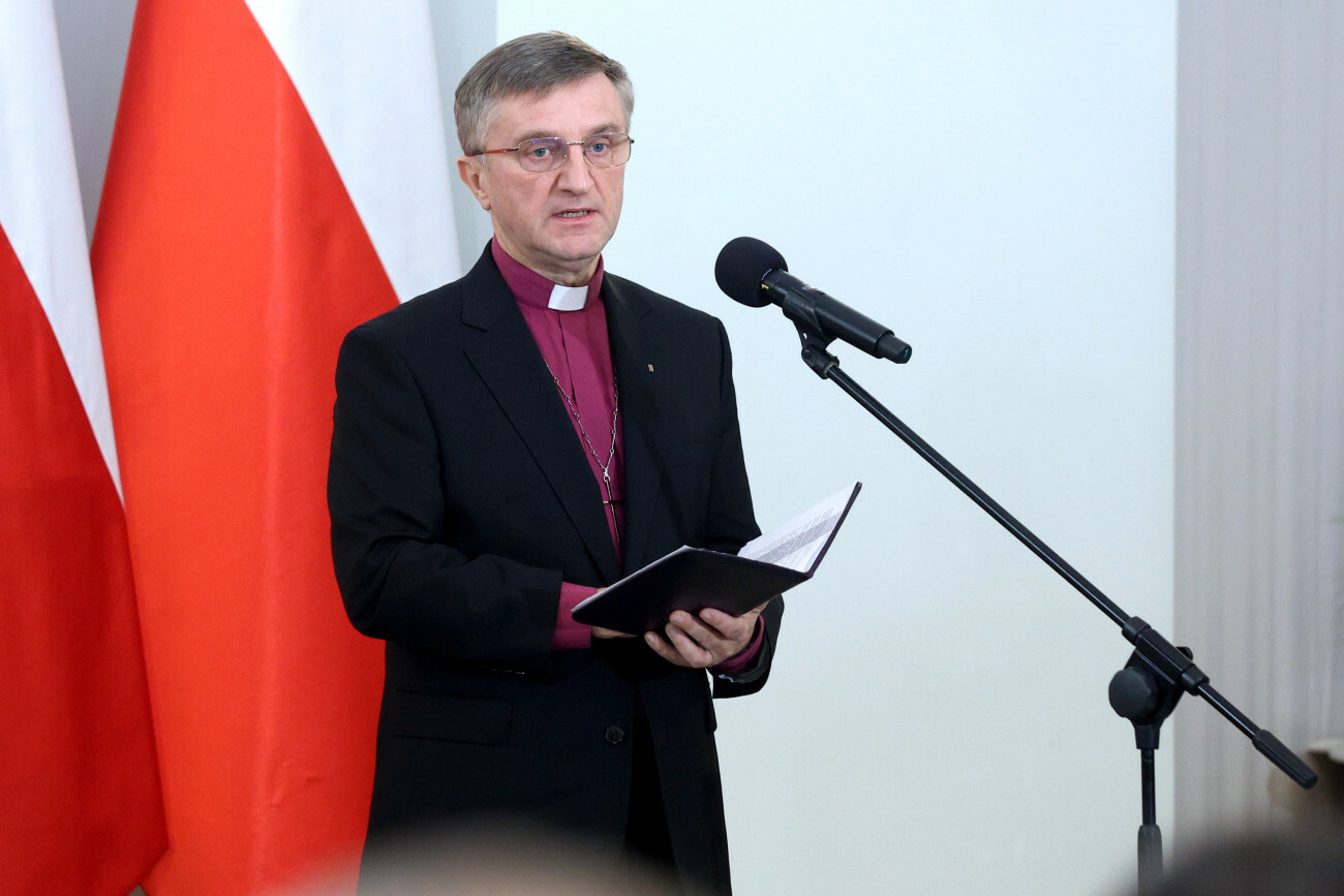 Tusk zadarł nie tylko z klerem katolickim. Protestancki biskup o likwidacji Funduszu Kościelnego