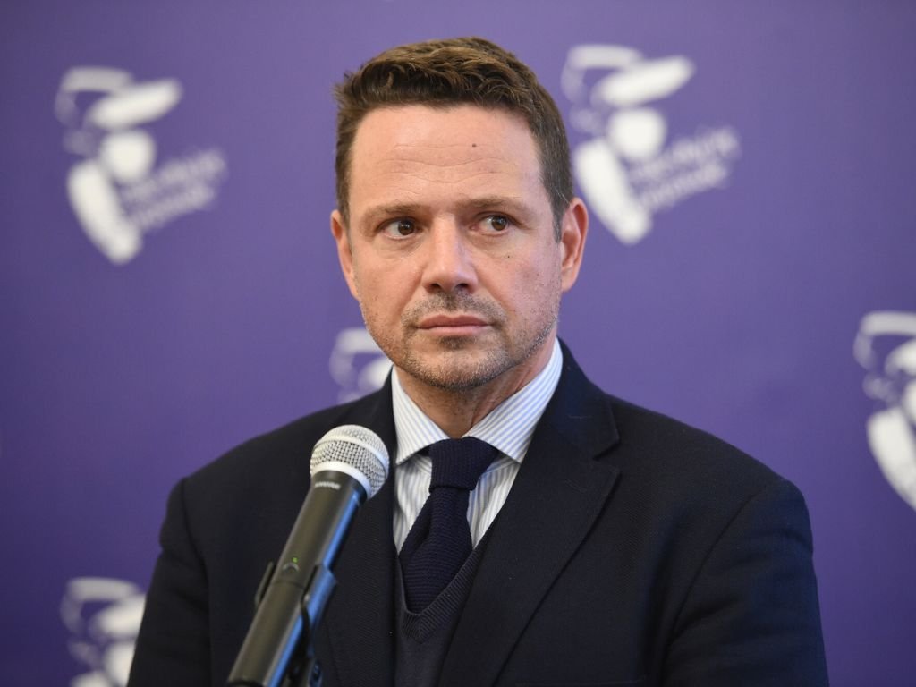 Rafał Trzaskowski odpowiada premierowi Morawieckiemu.