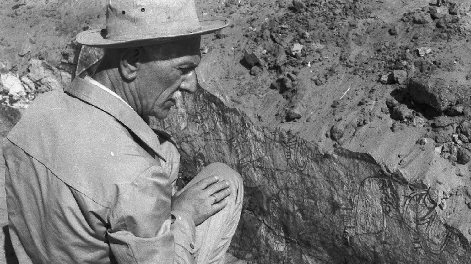 Prof. Kazimierz Michałowski podczas wykopalisk. To człowiek, który był światową sławą archeologii.