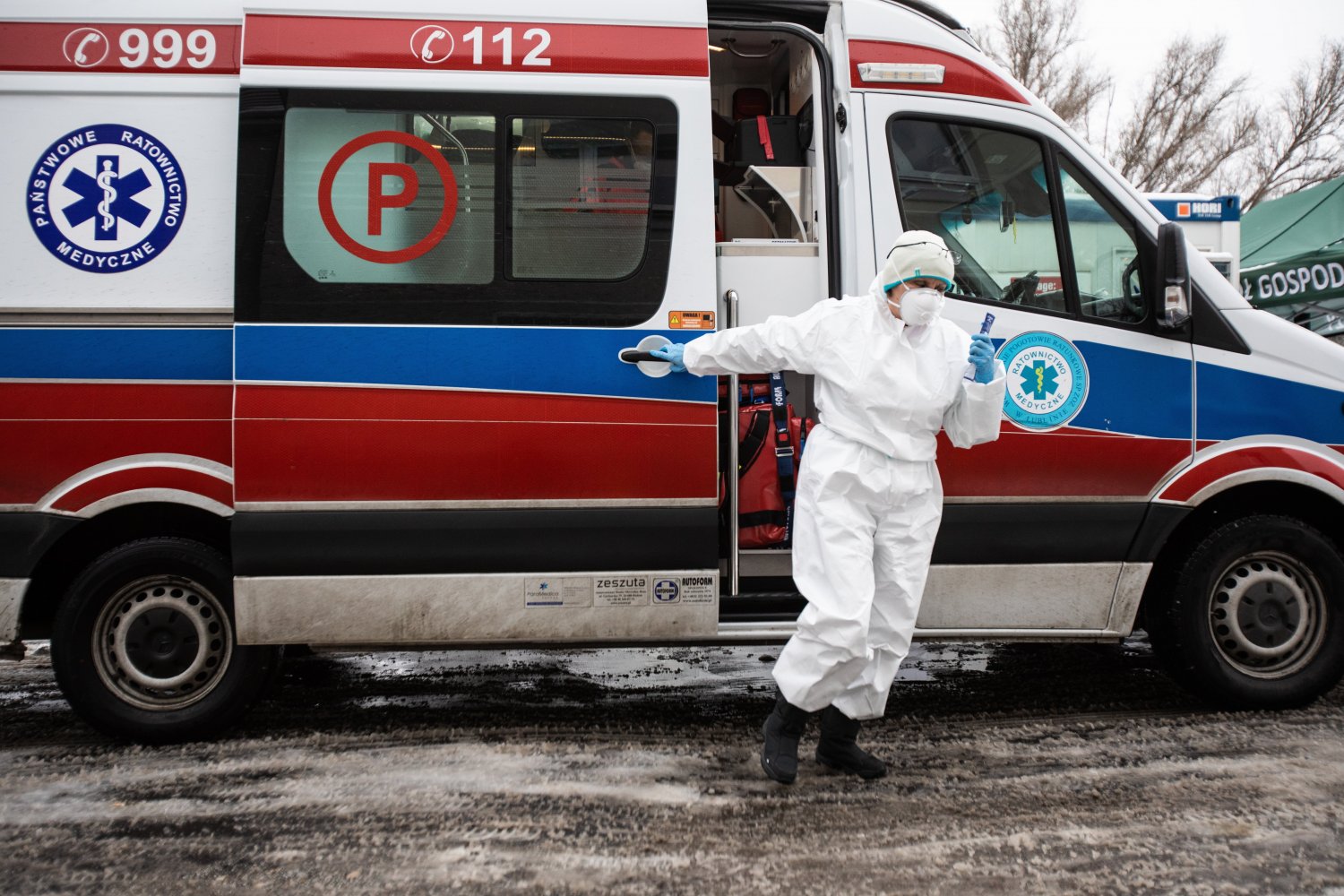 O 2431 zakażeniach covid-19 poinformowało Ministerstwo Zdrowia w komunikacie 8 lutego.