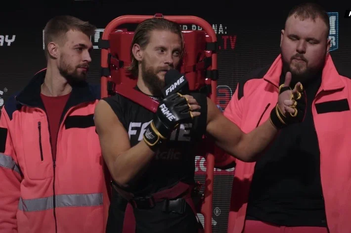 Sebastian Fabijański podczas konferencji FAME MMA Reborn.
