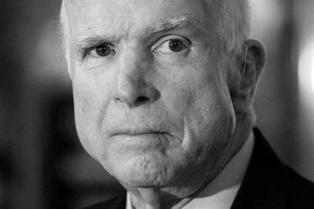 Senator John McCain nie żyje. Amerykański polityk, Republikanin, miał 81 lat.