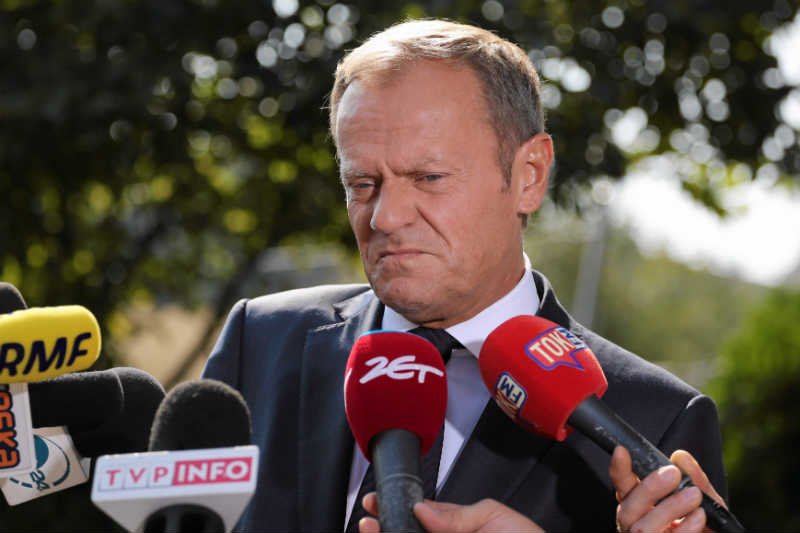 Paweł Rabiej z Nowoczesnej oskarża Donalda Tuska, że zwolnił swojego współpracownika, bo bał się, że jego homoseksualizm zaszkodzi Platformie w wyborach.