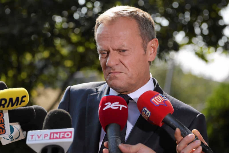 Paweł Rabiej z Nowoczesnej oskarża Donalda Tuska, że zwolnił swojego współpracownika, bo bał się, że jego homoseksualizm zaszkodzi Platformie w wyborach.
